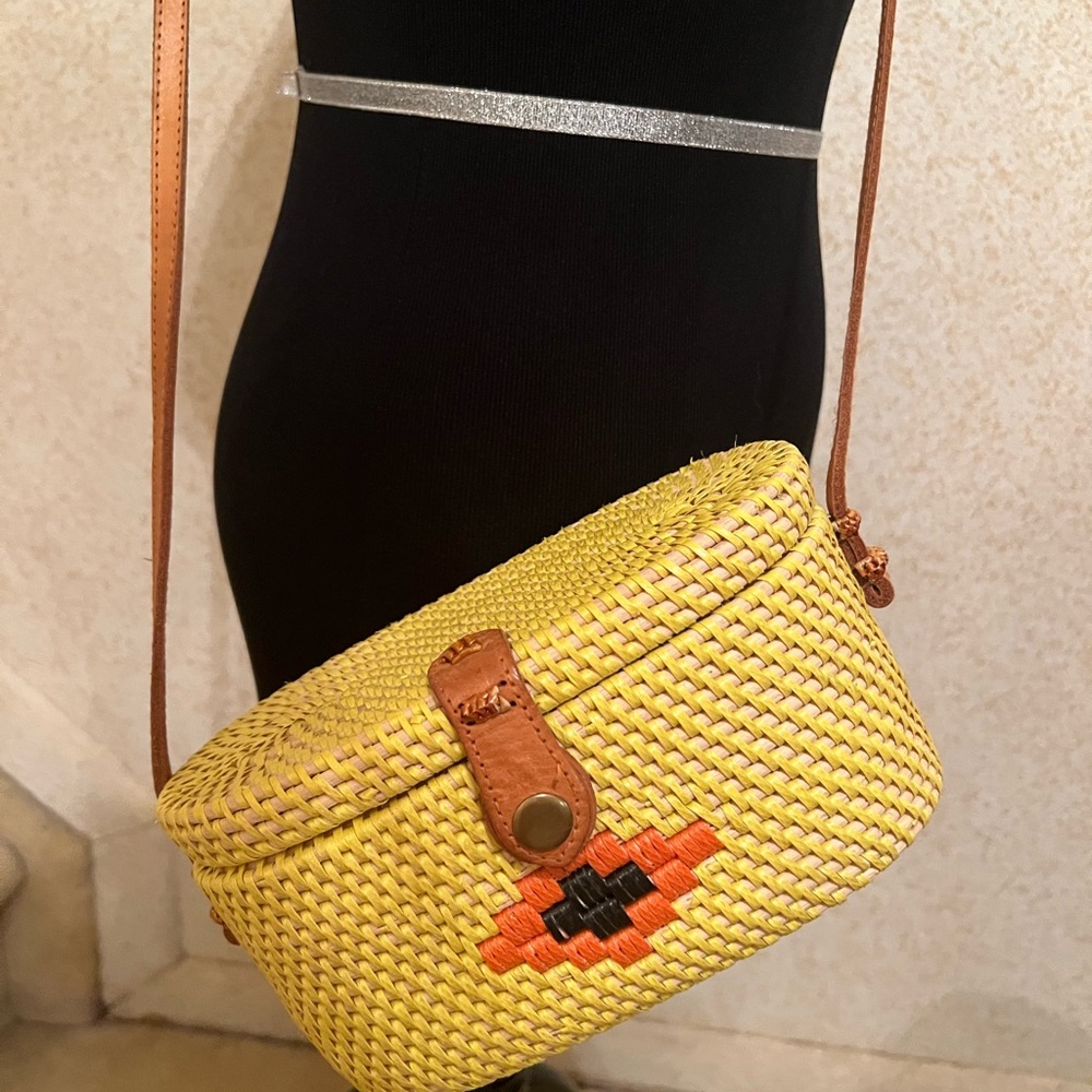 Straw twined wicker rattan CrossBody bag